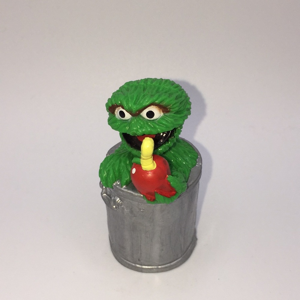 Sesame Street Oscar The Grouch with Apple in Trash Garbage Can  Figure Applause